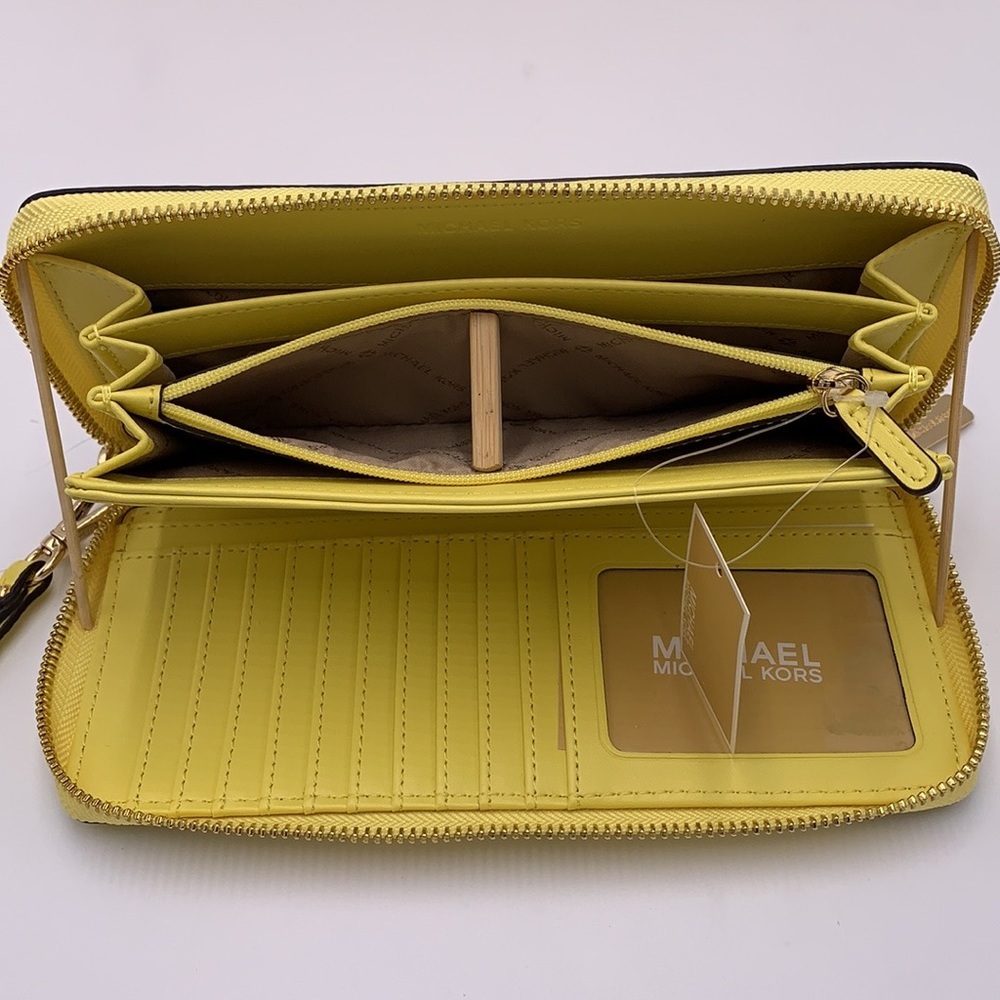 MICHAEL KORS Large Travel Continental Leather
Color: SUNSHINE - Picture 9 of 16